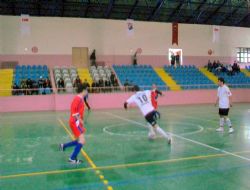 Liseler Futsal'da yarışıyor